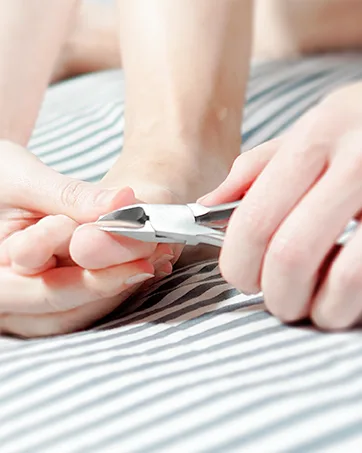 Nail Clippers for Thick Nail & Ingrown Toenails, Toenail Clippers for Men, Women, Seniors, Sharp Curved Blade, Professional Pedicure Tool Gift - Usage-1