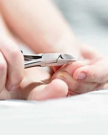 Nail Clippers for Thick Nail & Ingrown Toenails, Toenail Clippers for Men, Women, Seniors, Sharp Curved Blade, Professional Pedicure Tool Gift - Usage-2