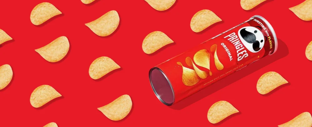 Pringles Potato Chips, Ketchup, 156 Grams/5.50oz Imported from Canada Potato Ketchup 5.5 Ounce (Pack of 1) - Pringles Original can with crisps on red background and descriptive text