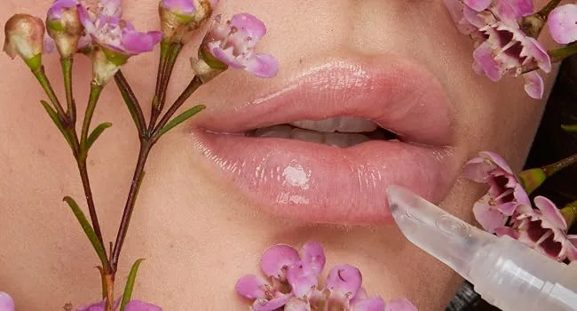 Grande Cosmetics GrandeLIPS Plumper Spicy Mauve - Violet Lip Crop