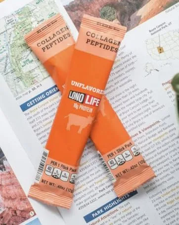 LonoLife - Thai Curry Beef Bone Broth Sticks - 10g Collagen Protein - Grass-Fed, Gluten-Free - Keto & Paleo Friendly - Portable Individual Packets - 4 count - Add our unflavored, mocha, vanilla, cucumber lemon, or coconut-pineapple collagen to your coffee