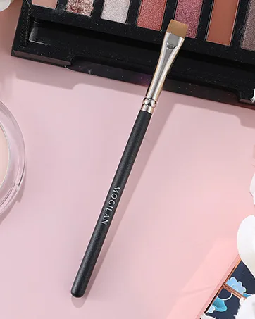 MOGILAN Dual Concealer Brush Under Eye Makeup Brushes for EyeShadow Powder Liquid Cream Concealer Blending Retractable with Cap Dual Ended Concealer Brush - eyeliner brush