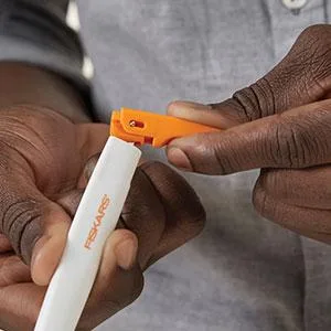 Fiskars Easy Change Fabric Knife (3 blades) - product information 3