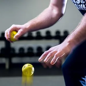 Qball Pro - Reaction Ball - World's Fastest Trainer! - Now Lighter - More Erratic Moderate Erratic Bounce. Allows Fast Bouncing and catching Without Chasing - Fast Results - product information 4