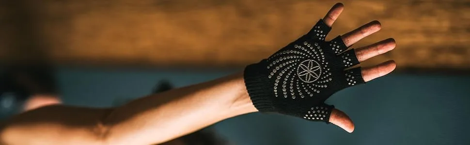 Gaiam Grippy Yoga Gloves, Black/Grey - product information 4