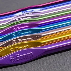 22Pcs Crochet Hooks Set, BetyBedy Aluminum Handle Knitting Needles, Multicolor Crochet Needles for Yarn Craft, 0.66.5mm - crochet hooks