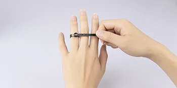 Ring Sizer Measuring Tool Reusable Finger Size Gauge Jewelry Sizing Tool 1-17 USA Rings Size (Black) Black Sizer | Gold Scale - product information 17