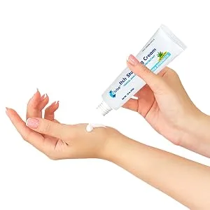 Globe (2 Pack) Extra Strength Itch Stopping Anti-Itch Cream 1.5 Oz with Histamine Blocker, Diphenhydramine HCl Topical Analgesic - Globe Anti Itch Cream 1.5oz