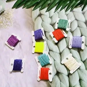 300 Pieces Plastic Floss Bobbins for Cross Cotton Thread Craft DIY Sewing Storage, Thread Organizer Holder, Embroidery Thread Cards Cross Stitch Bobbin, White - holding