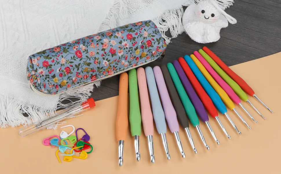 OWill 14 Piece Crochet Hooks Set, Crochet Hooks Suitable for Beginners Adults, Soft Grip Crochet Needles with Storage Case, Ergonomic Crochet Hooks Applications for Knitter Enthusiasts - Crochet Kits for Beginners Adults