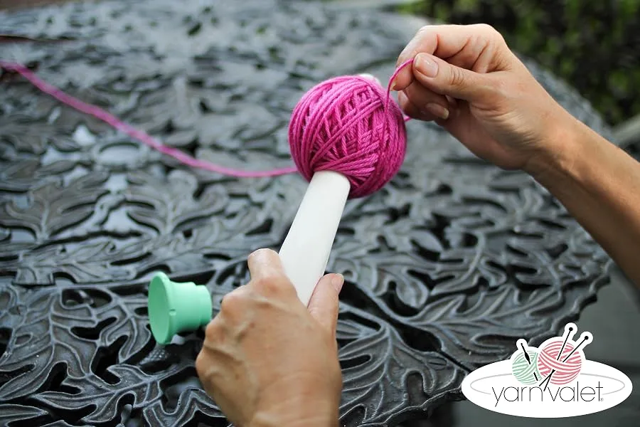 Yarn Valet Yarn Ball Winder, Green & White - product information 1