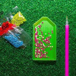 Sorting Trays,100 Pieces Plastic Bead Sorting Trays Diamond Rhinestone Tray Diamond Painting Tray Cross Stitch Nail Art Tray Sorting Storage Plates Tray for Craft and DIY Needs (Green) - Plastic White Triangle Sorting Trays Triangle Beads Plate Painting Pigment Tray Plastic Art Storage
