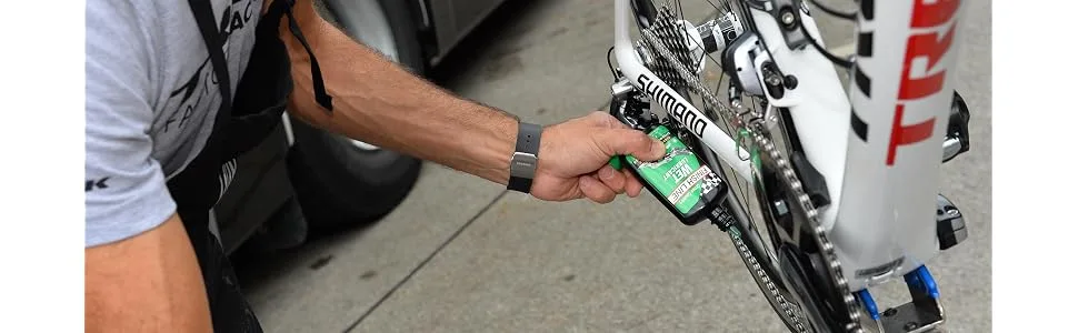 Finish Line Wet Bike Lubricant 8 oz Squeeze Bottle - product information 1