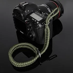 SUNYA Camera Wrist Strap ,Paracord Camera Hand Sling, Quick Release, Portable Attachment Green - The second step