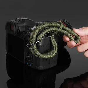 SUNYA Camera Wrist Strap ,Paracord Camera Hand Sling, Quick Release, Portable Attachment Green - The third step