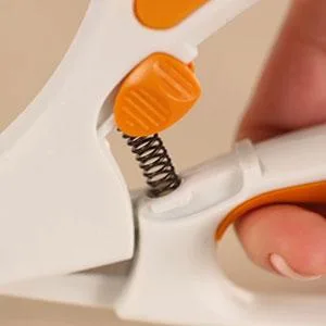Fiskars Fabric, Easy Action 8 Inch Titanium Scissors, Orange/White - product information 4