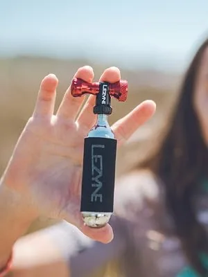 LEZYNE Control Drive C02 Inflator, Head Only, Presta & Schrader Compatible, Bicycle Tire Pump CO2 Adapter Black - LEZYNE Control Drive c02