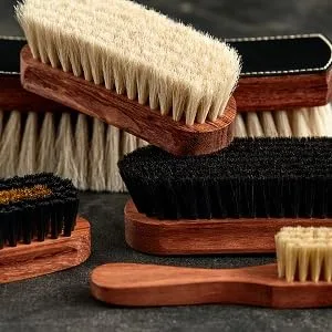 Saphir Medaille d'Or Renovator  All-Purpose Leather Shoe Cleaner & Conditioner Mink-oil - brushes