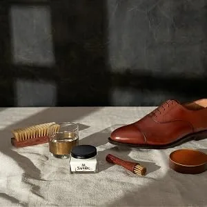 Saphir Medaille d'Or Renovator  All-Purpose Leather Shoe Cleaner & Conditioner Mink-oil - polish