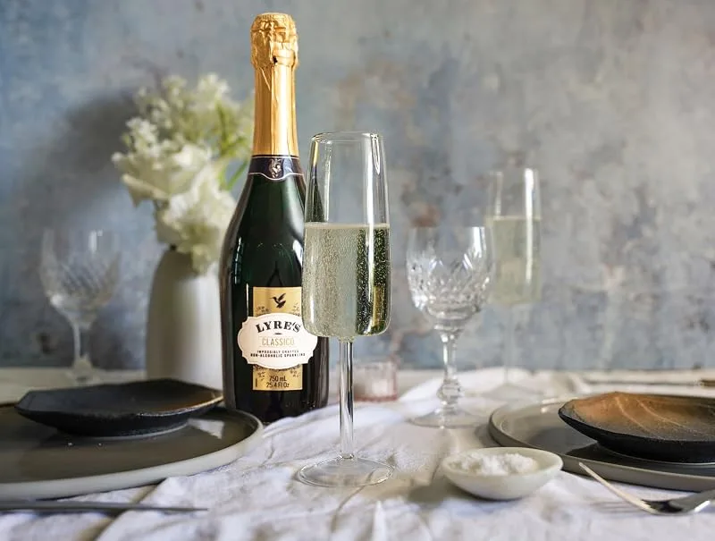 Lyre's Classico Grande - Non Alcoholic Spirits | Sparkling Wine Style | Premium | 25.4 Fl Oz - Classico Grande