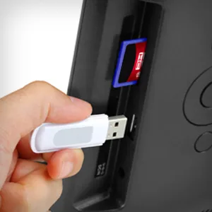 Aluratek 8 Inch LCD Digital Photo Frame with Auto Slideshow Using USB SD/SDHC (ADPF08SF) - Black - usb stick being connected