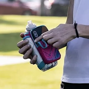 Nathan SpeedDraw Plus Insulated Flask, Handheld Running Water Bottle. Grip Free for Runners, Hiking etc Black - walking Running bottle