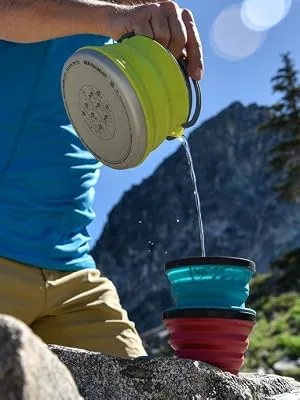 Sea to Summit X Plate, Red - Hot Water going into X-Mug.