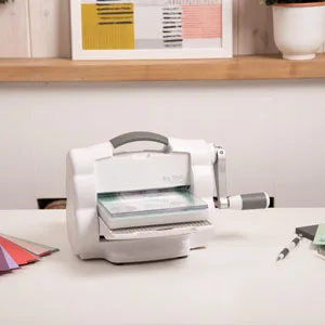 Sizzix Sidekick Starter Kit 661770 Portable Manual Die Cutting & Embossing Machine for Arts & Crafts, Scrapbooking & Cardmaking, 6.35 cm Opening Sidekick Starter Kit Embossing Machine - foldaway