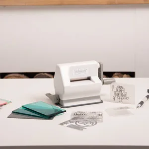 Sizzix Sidekick Starter Kit 661770 Portable Manual Die Cutting & Embossing Machine for Arts & Crafts, Scrapbooking & Cardmaking, 6.35 cm Opening Sidekick Starter Kit Embossing Machine - Sidekick