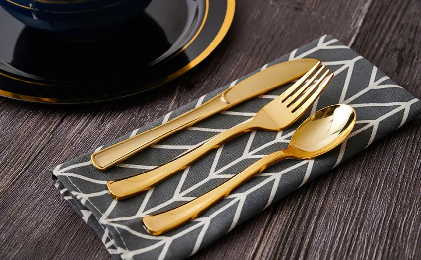 320 Gold Plastic Silverware Set - Plastic Cutlery Set - Disposable Flatware - 160 Plastic Forks, 80 Plastic Spoons, 80 Cutlery Knives Heavy Duty Silverware for Party Bulk Pack 320Pack Gold - plastic silverware