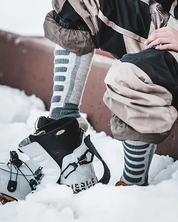 SAMSOX 2-Pair Merino Wool Ski Socks, Made in USA Over-the-Calf Skiing and Snowboarding Socks for Men & Women Small-Medium Gray/Black - ski socks