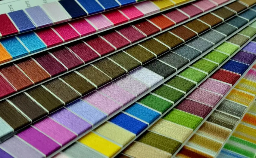 Simthread 60WT Sewing Embroidery Machine Thread Kit - 40 Colors 1100 Yards Spool for Brother Janome etc Sewing Embroidery Machines - Simthread 500 + Assorted colors available for your embroidery projects!