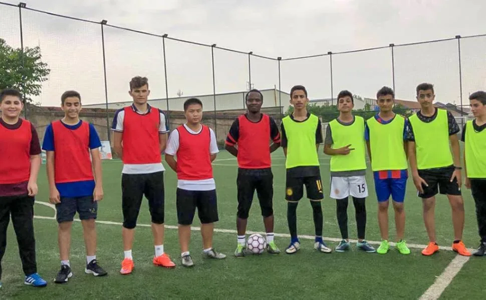 DreamHigh DH Soccer Sports Team Practice Pinnies Training Mesh Vests Youth -12 pcs Pack Neon Green - sample