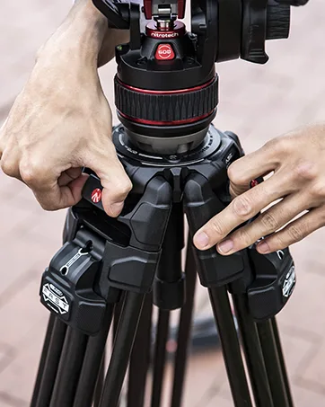Manfrotto Video Head with Flat Base and Fixed Lever, Video Head for Compact Video Cameras and DSLR Cameras, for Filming, Videography, Content Creation, Vlogging, Live Streaming MVH502AH Video System - Manfrotto Brand Story