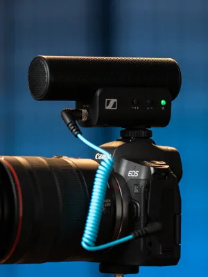 Sennheiser Professional MKE 400 Directional On-Camera Shotgun Microphone with 3.5mm TRS and TRRS Connectors for DSLR, Mirrorless & Mobile , Connects with Auxiliary - MKE 400