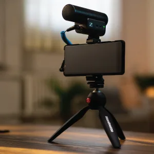 Sennheiser Professional MKE 400 Directional On-Camera Shotgun Microphone with 3.5mm TRS and TRRS Connectors for DSLR, Mirrorless & Mobile , Connects with Auxiliary - MKE 400 Mobile Kit
