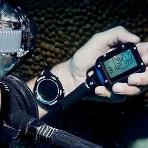 Cressi Scuba Diving Pressure Gauge and Depth Gauge - Easy to Read and Carry - Digi2: Designed in Italy Blue - DIGITAL CONSOLE, CRESSI DIGITAL CONSOLE, SCUBA DIVING GEAR, SCUBA DIVING CONSOLE, CRESSI GEAR