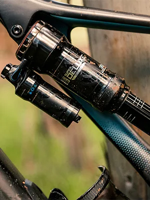 Rockshox Monarch Plus RC3 Debon Air Tune Mid Reb/Mid Comp Fast Body (Includes Service Kit and Shock Pump) 216 x 63/8.5 x 2.5 - rockshox