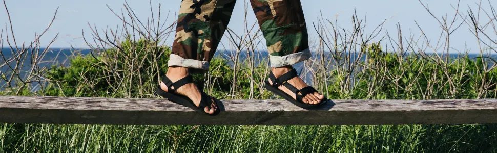 Teva Men's Original Universal Sandal 11 Peaks Black - Hurricane XLT2 Men