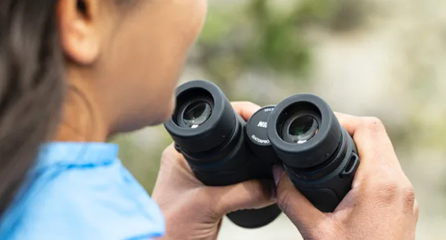 NIKON PROSTAFF P7 8X30 - girl binoculars