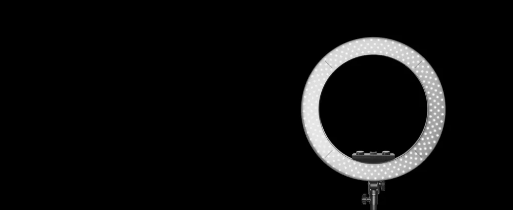 Elgato Ring Light - Premium 2500 lumens Light with desk clamp and ball mount for Streaming, TikTok, Instagram, Home Office, Temperature and Brightness app-adjustable on Mac, PC, iOS, Android - Ring Light