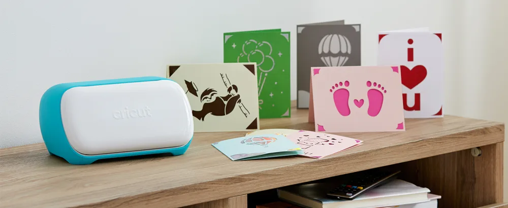 Cricut Joy Machine - A Compact, Portable DIY Smart Machine for Creating Customized Labels, Cards & Crafts, Works with Iron-on, Vinyl, Paper & Smart Materials, Bluetooth-Enabled (iOS/Android/Windows) Machine Joy - Cricut joy