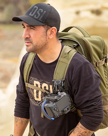 SPIDER HOLSTER  SpiderPro Mirrorless Single Camera System v2 for Carrying ONE Professional Camera and Heavy Gear Featuring Belt with Built-In Self-Locking Camera Holster for Quick-Draw Camera Access Single Mirrorless - Spider Holster Ambassador Photo