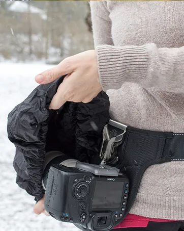 SPIDER HOLSTER  SpiderPro Mirrorless Single Camera System v2 for Carrying ONE Professional Camera and Heavy Gear Featuring Belt with Built-In Self-Locking Camera Holster for Quick-Draw Camera Access Single Mirrorless - Spider Holster Ambassador Photo