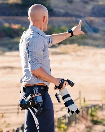 SPIDER HOLSTER  SpiderPro Mirrorless Single Camera System v2 for Carrying ONE Professional Camera and Heavy Gear Featuring Belt with Built-In Self-Locking Camera Holster for Quick-Draw Camera Access Single Mirrorless - Spider Holster Ambassador Photo