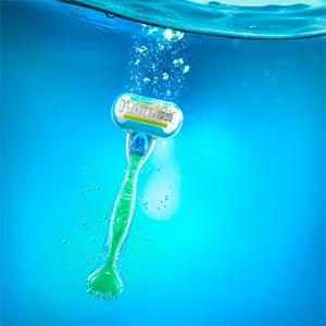 Gillette Venus Extra Smooth Green Women's Razor - 1 handle + 2 Refills - Lubrication Venus razor