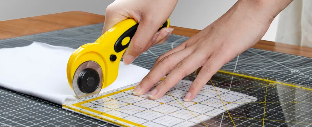 WORKLION 45mm Rotary Cutter Set: Ergonomic Rotary Cutter with Safety Lock and 2 Replacement Rotary Cutter Blades for Sewing Quilting Scrapbooking and Arts & Crafts Projects - rotary cutter
