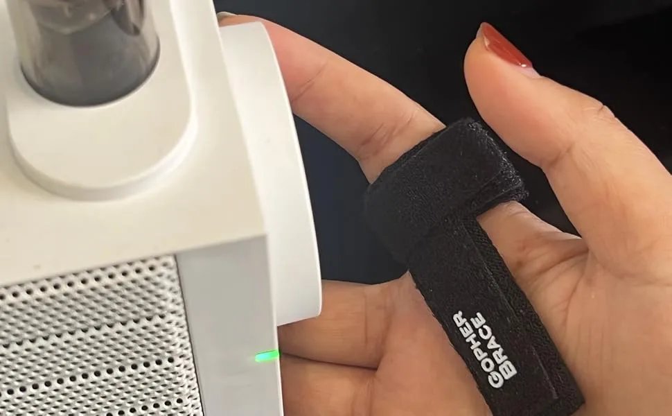 GOPHERBRACE Trigger Finger Splints, Support Finger Stabilizer Brace for Broken, Strained, Sprained, Swollen Fingers, Arthritis or Tendinitis, Broken Finger Protector for Pain Relief - Trigger Finger Splint Support on Any Finger