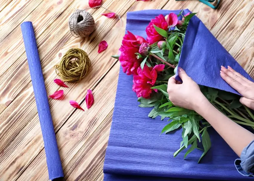 MECCANIXITY Crepe Paper Roll 7.5ft Long 20 Inch Wide for Wedding Ceremony Various Large Festivals Decoration, White - product information 5