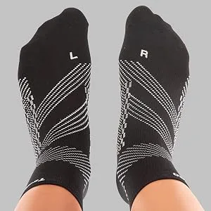 TechWare Pro Plantar Fasciitis Socks - Ankle Compression Socks for Women & Men. Achilles Tendonitis Brace & Foot Arch Support Large Black / Gray - Real Anatomical Left And Right Foot Closed Toe Design Without Cushioning Provide Second Skin Fit